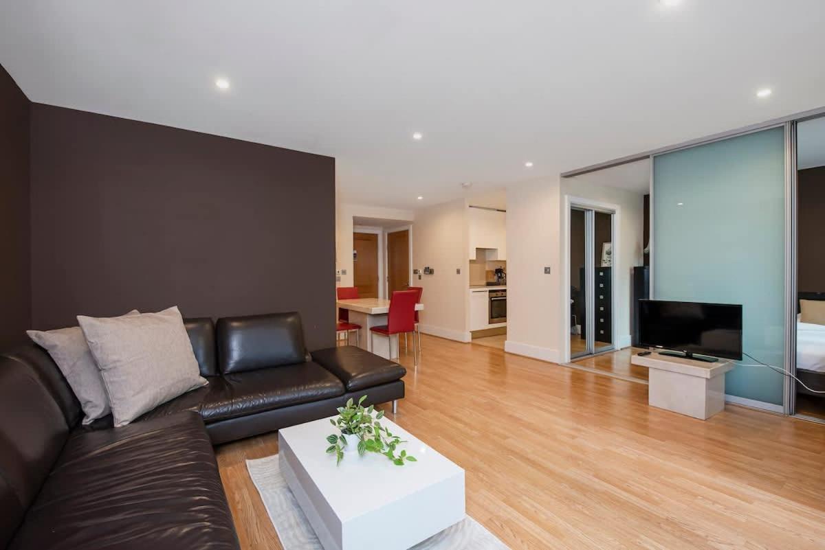 Compact Flat With A River View Close To Big Ben London