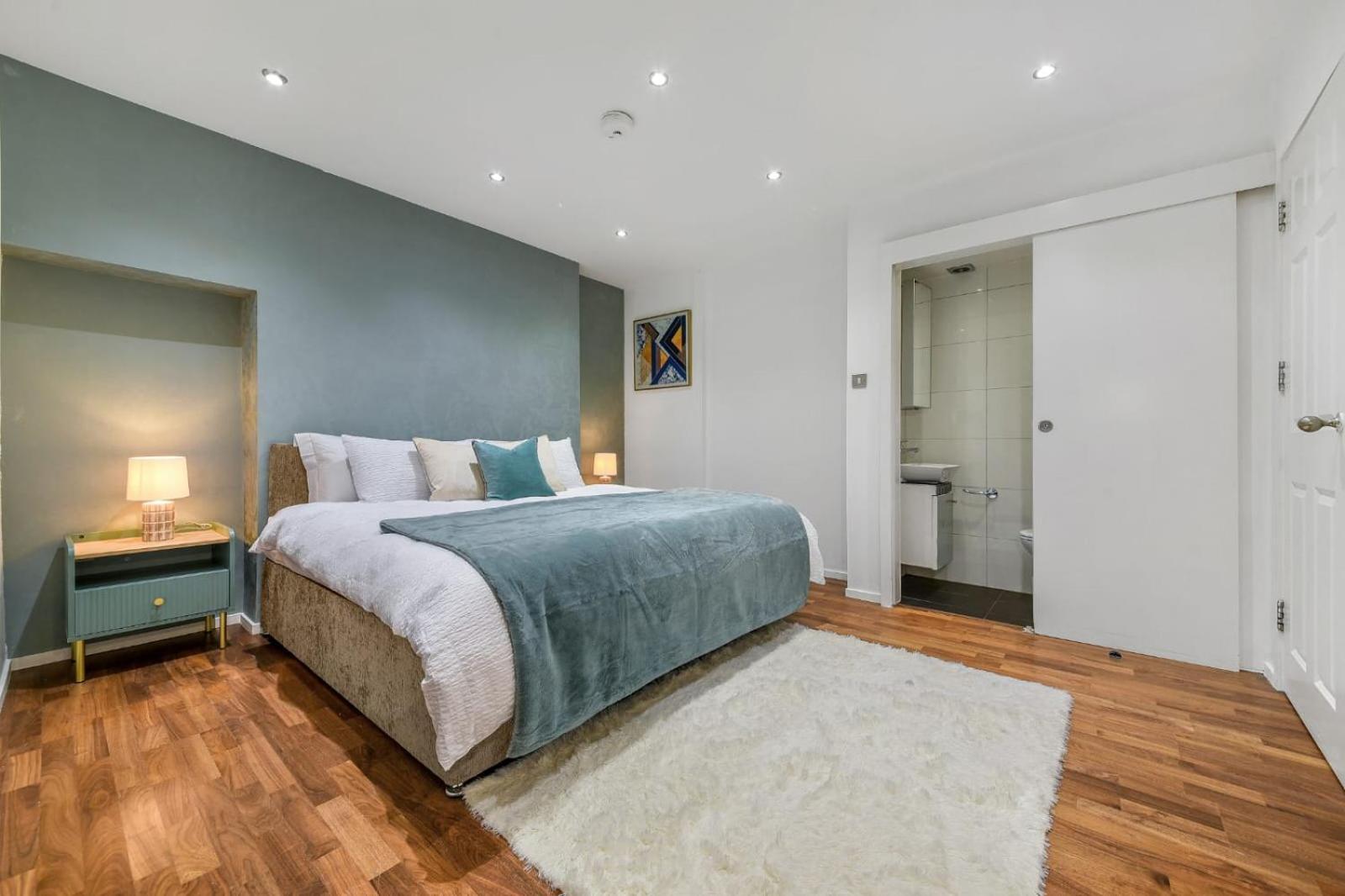 Stylish Basement Flat With Patio Near Edgware Road & 6mins Walk To Marble Arch Station Apartment