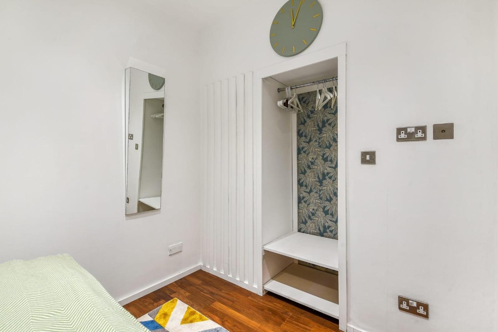 Stylish Basement Flat With Patio Near Edgware Road & 6mins Walk To Marble Arch Station Apartment