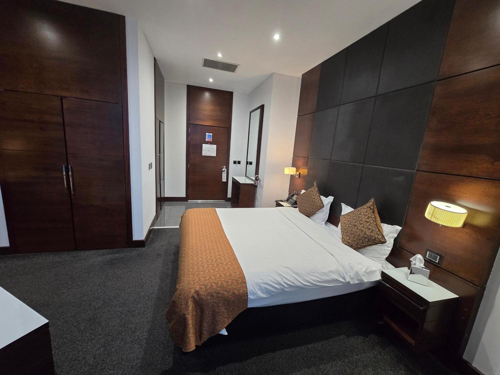 Rafayel & 5* London