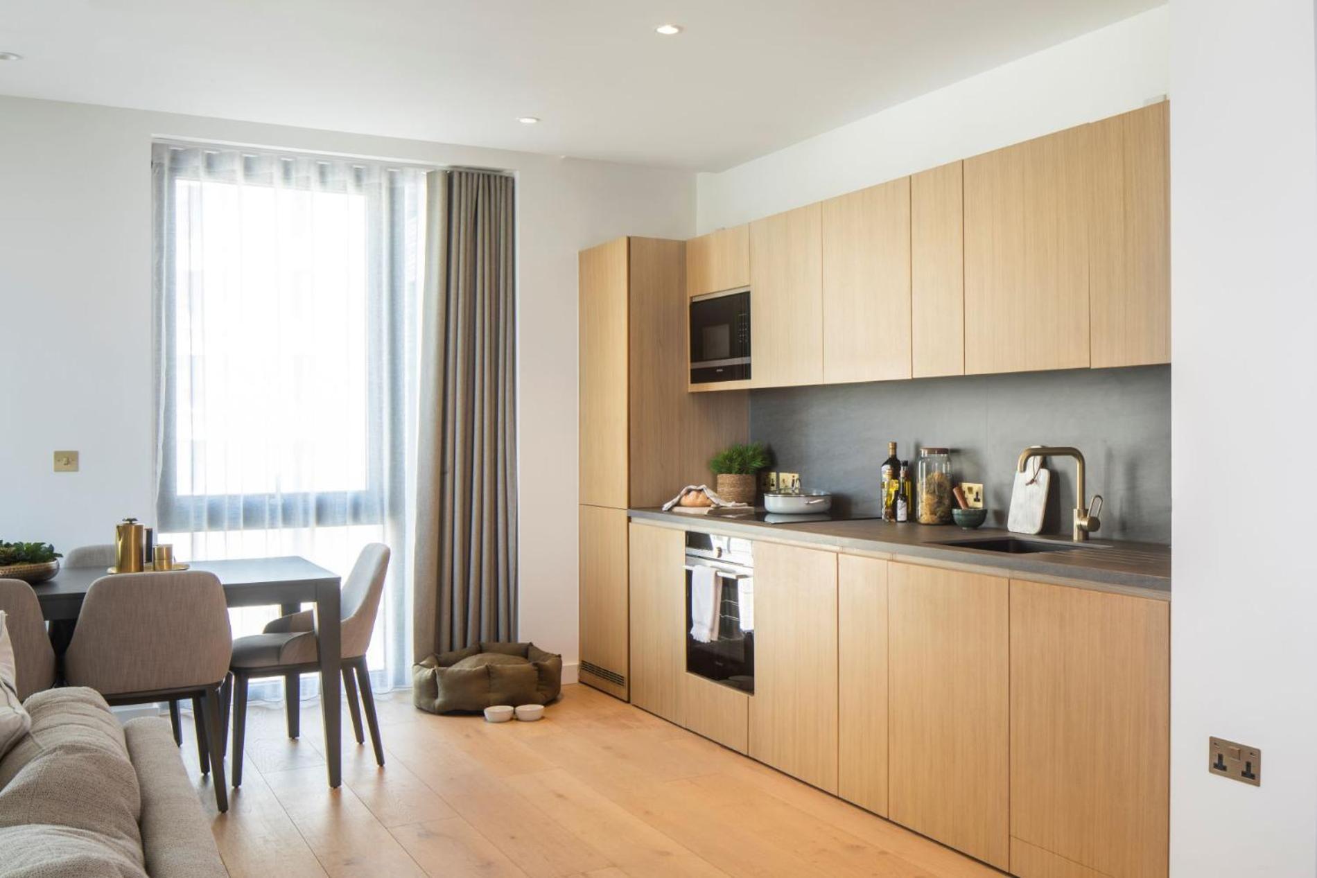 Kings Cross - Luxury 3 Bed Apartment, Private Balcony Apartment *