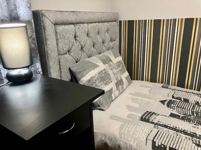 Comfy Rooms. Shared East Homestay. * London
