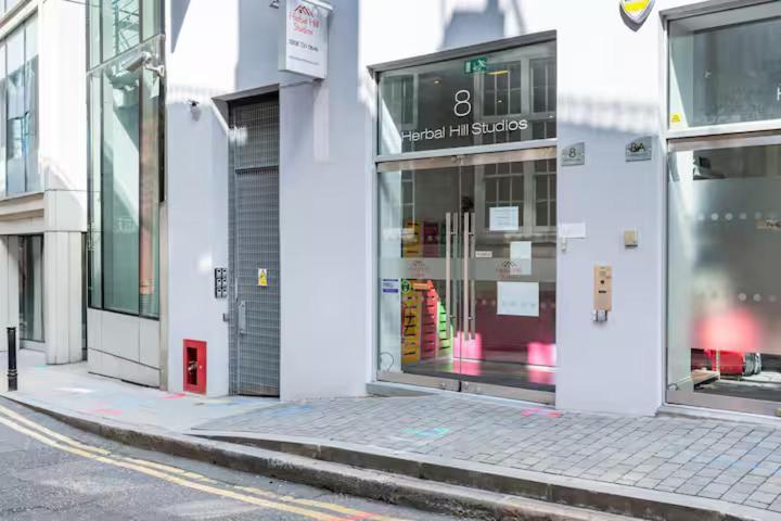 Flat Farringdon * London