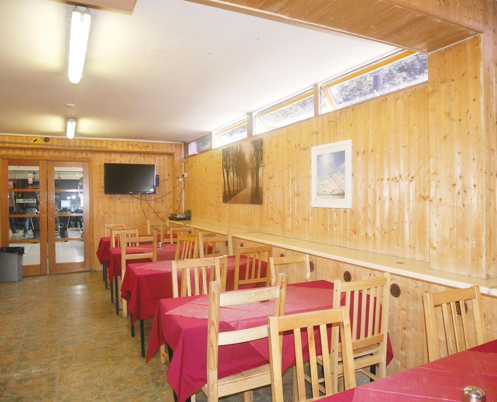 Kensal Backpackers Hostel *