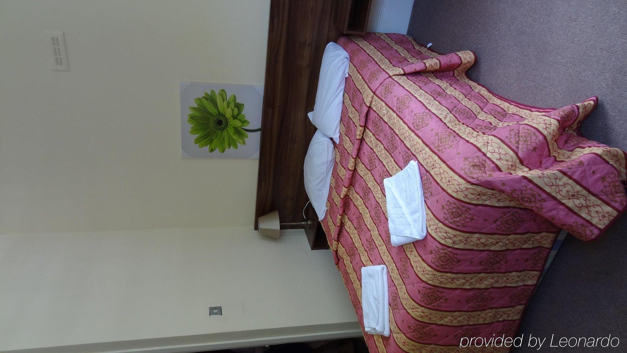 National Hotel 2*