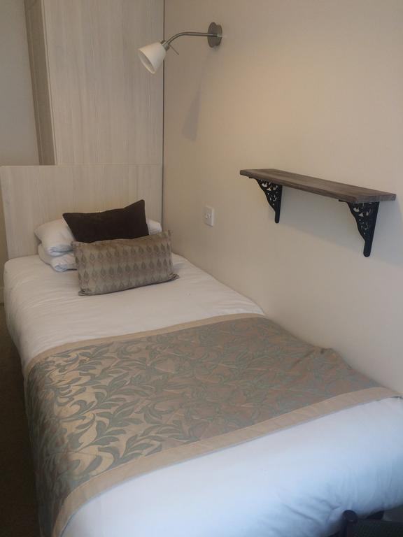 Hotel Crescent London