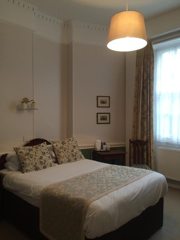 Hotel Crescent 3*