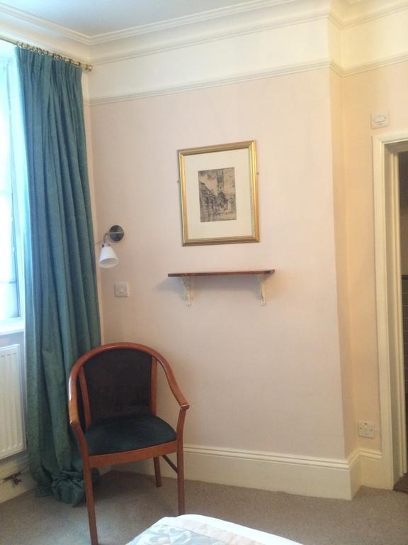 Hotel Crescent London