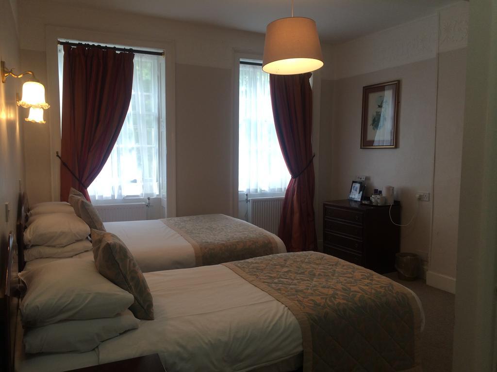 Crescent Hotel 3*