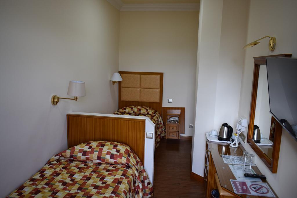 Leigham Court 2* London