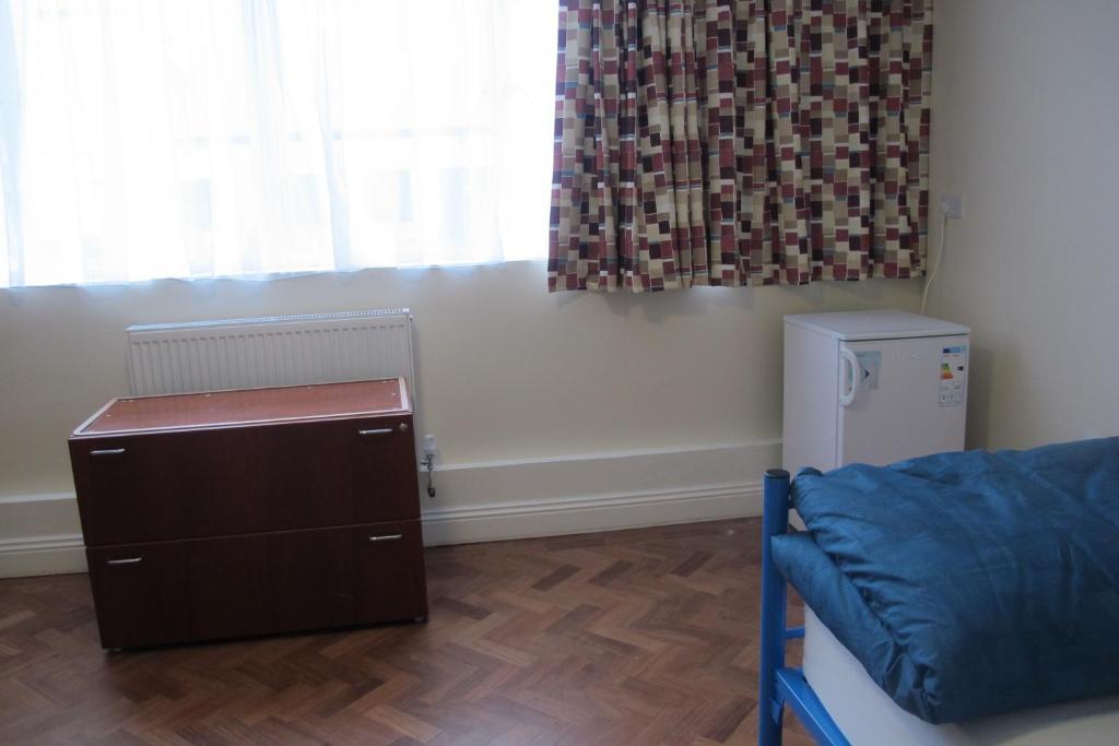 Western Northfields Ealing 3*