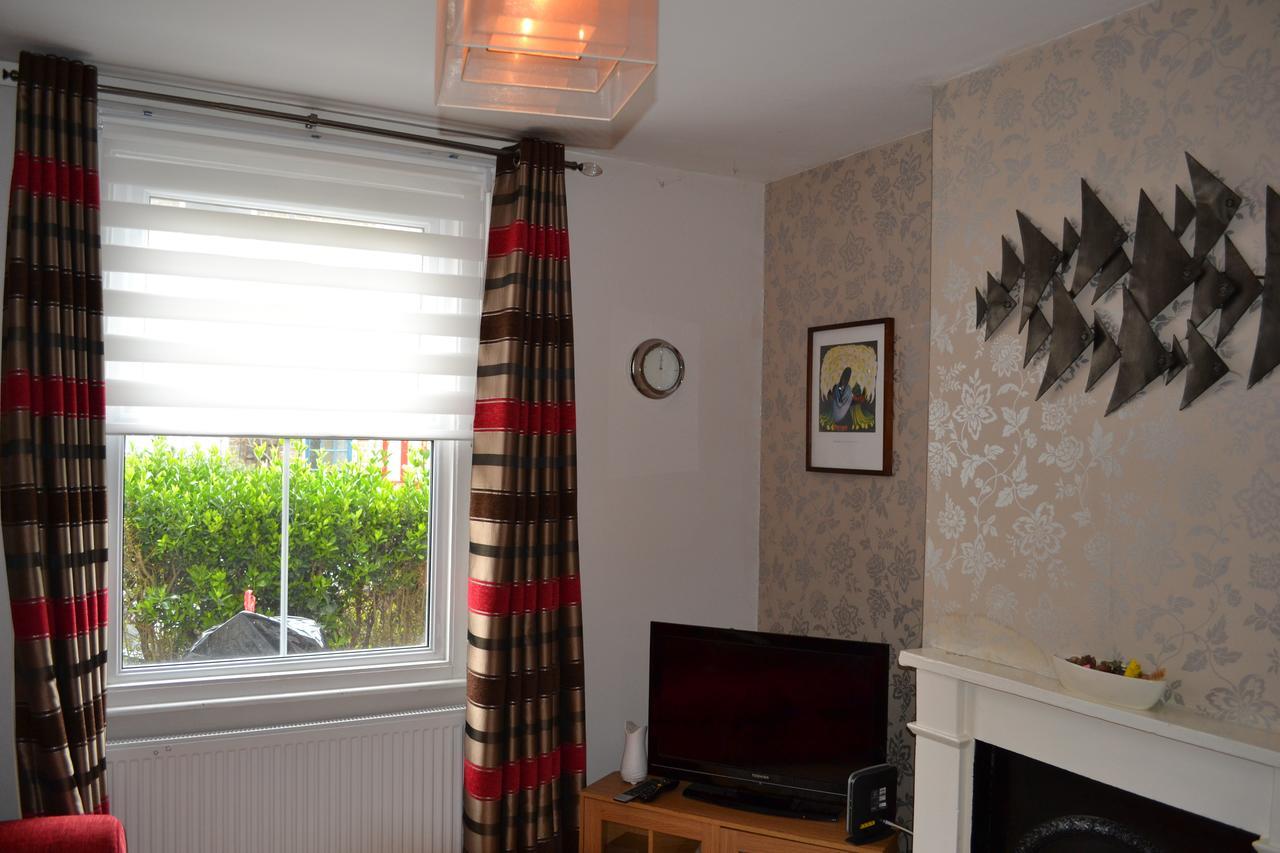 2 Bedroom House -ealing