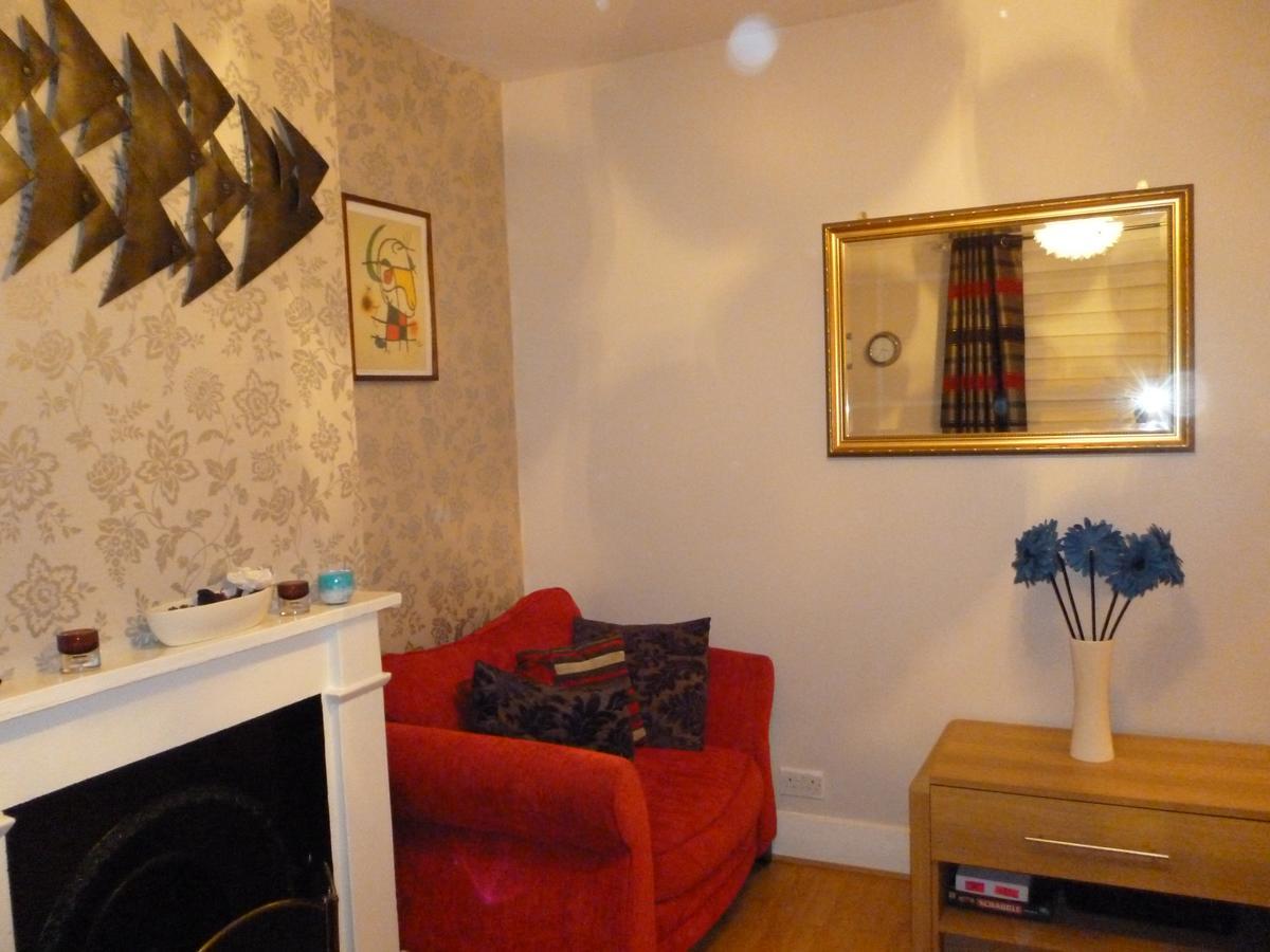 2 Bedroom House -ealing Ferienhaus London