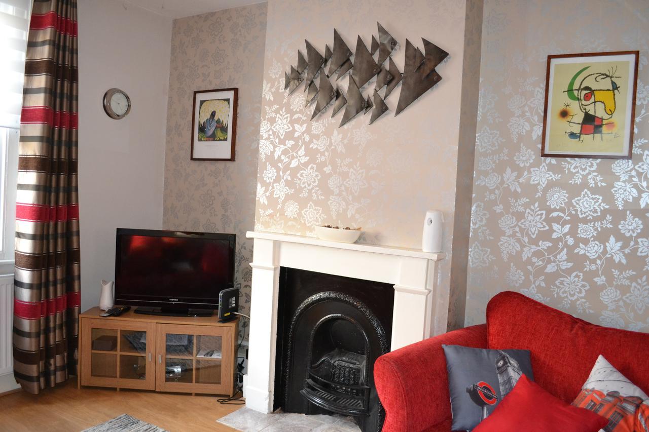 Ferienhaus 2 Bedroom House -ealing London