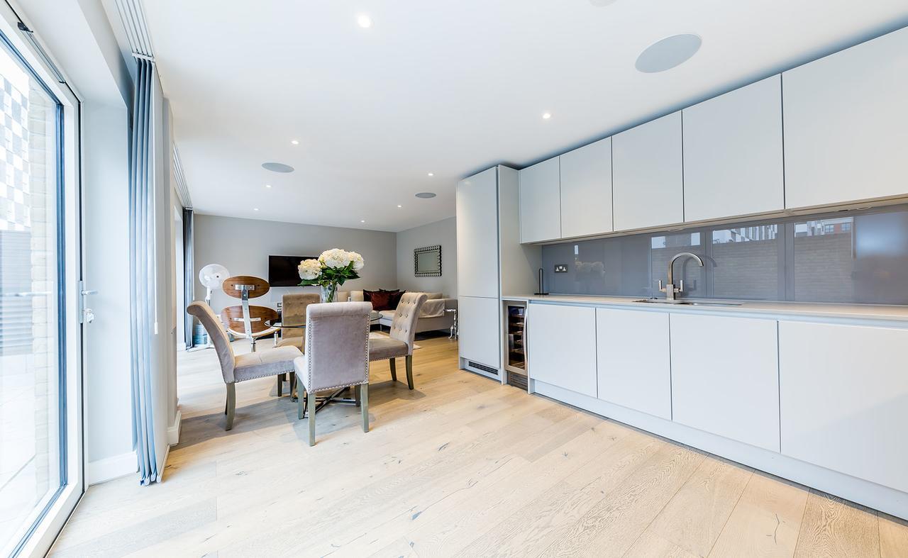 Lux St Park Free Wifi By Aparts Apartment London
