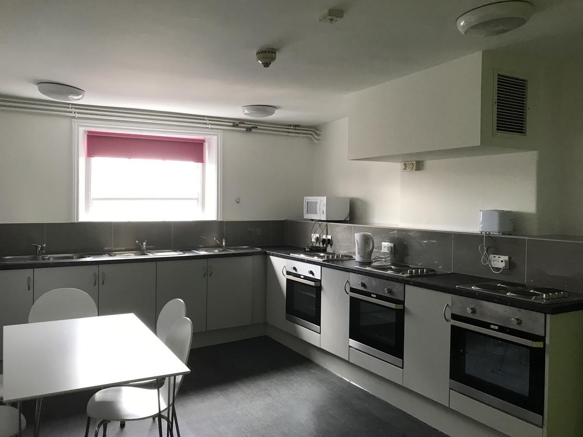 Hostal Leinster House *