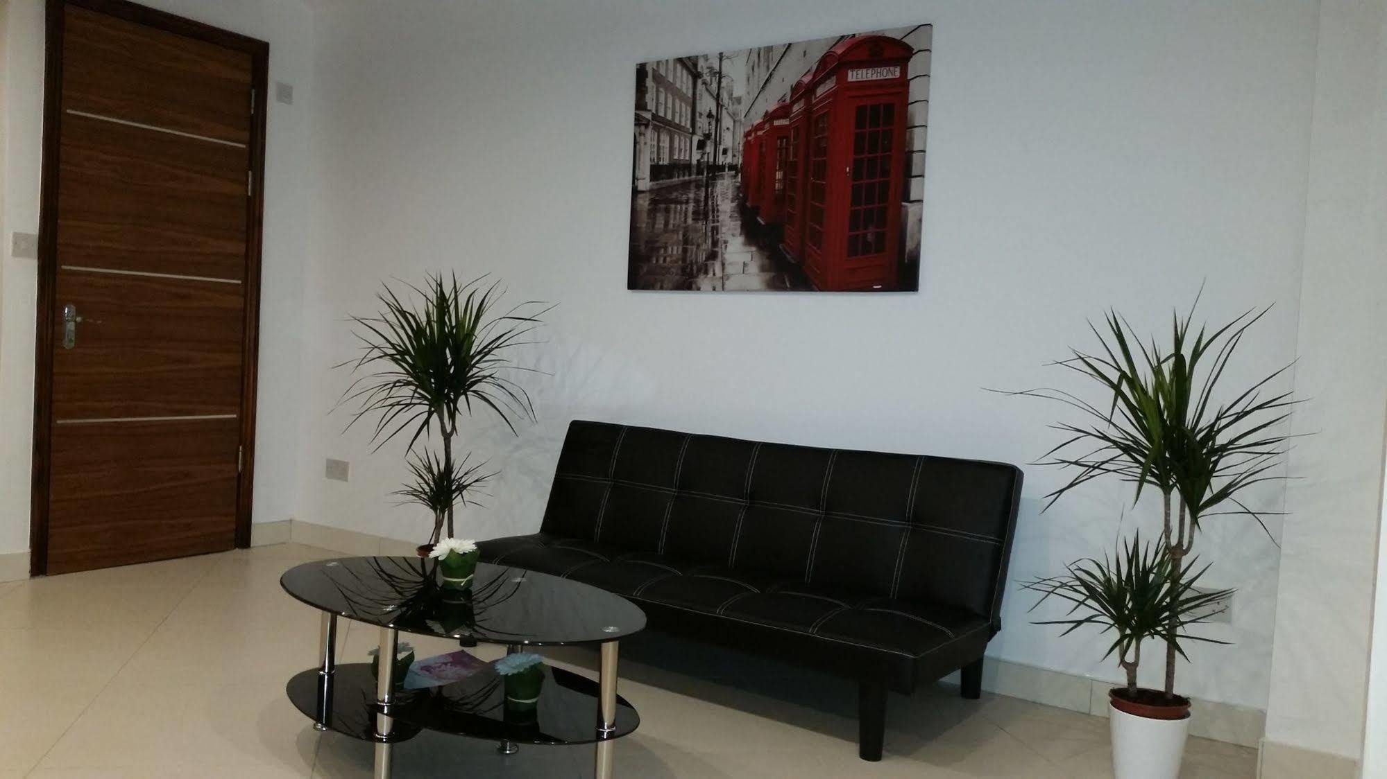 Guest house Paradise Accomodation London