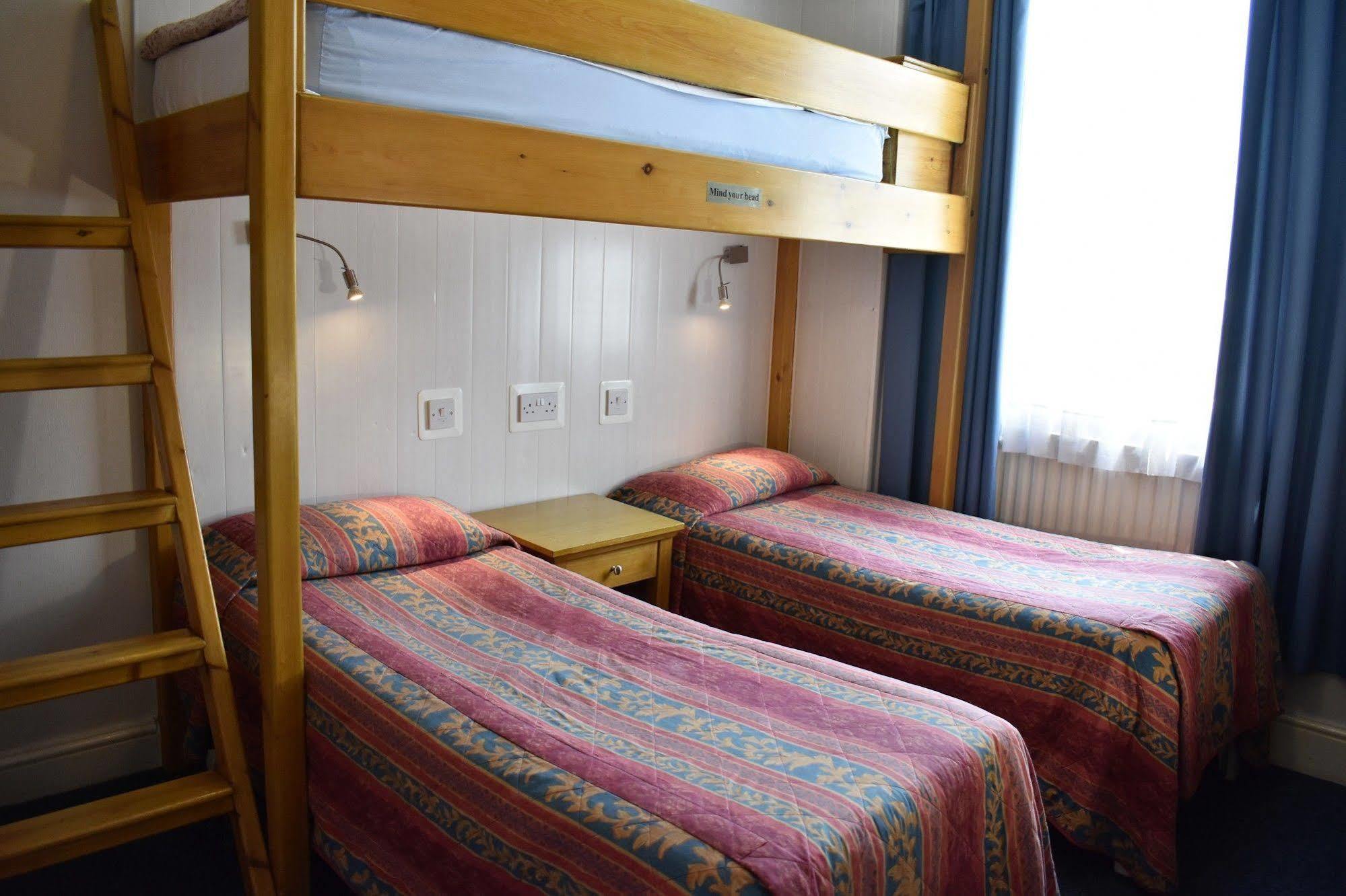 Macdonald Guest house 2*