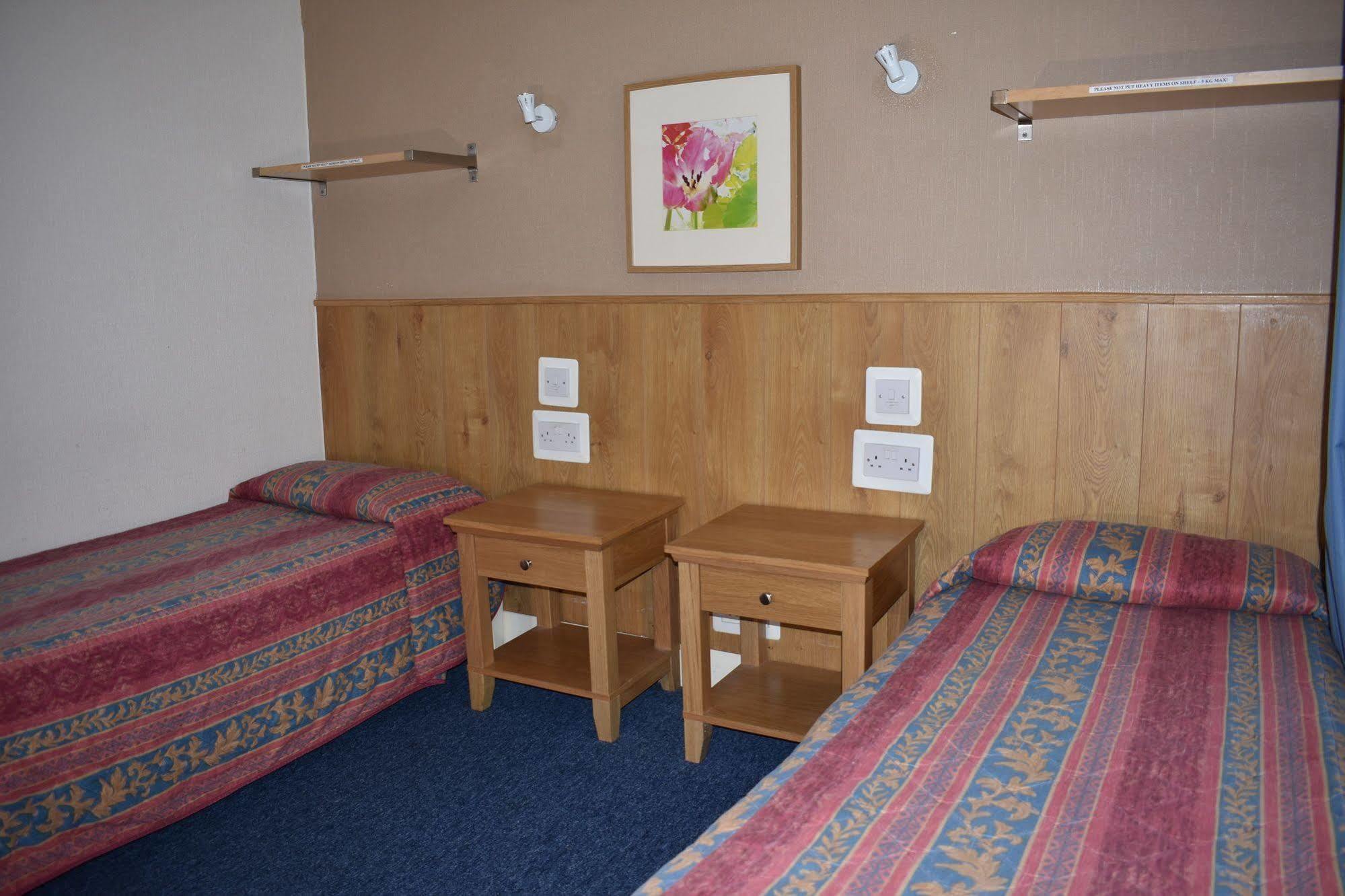 Guest house Macdonald London