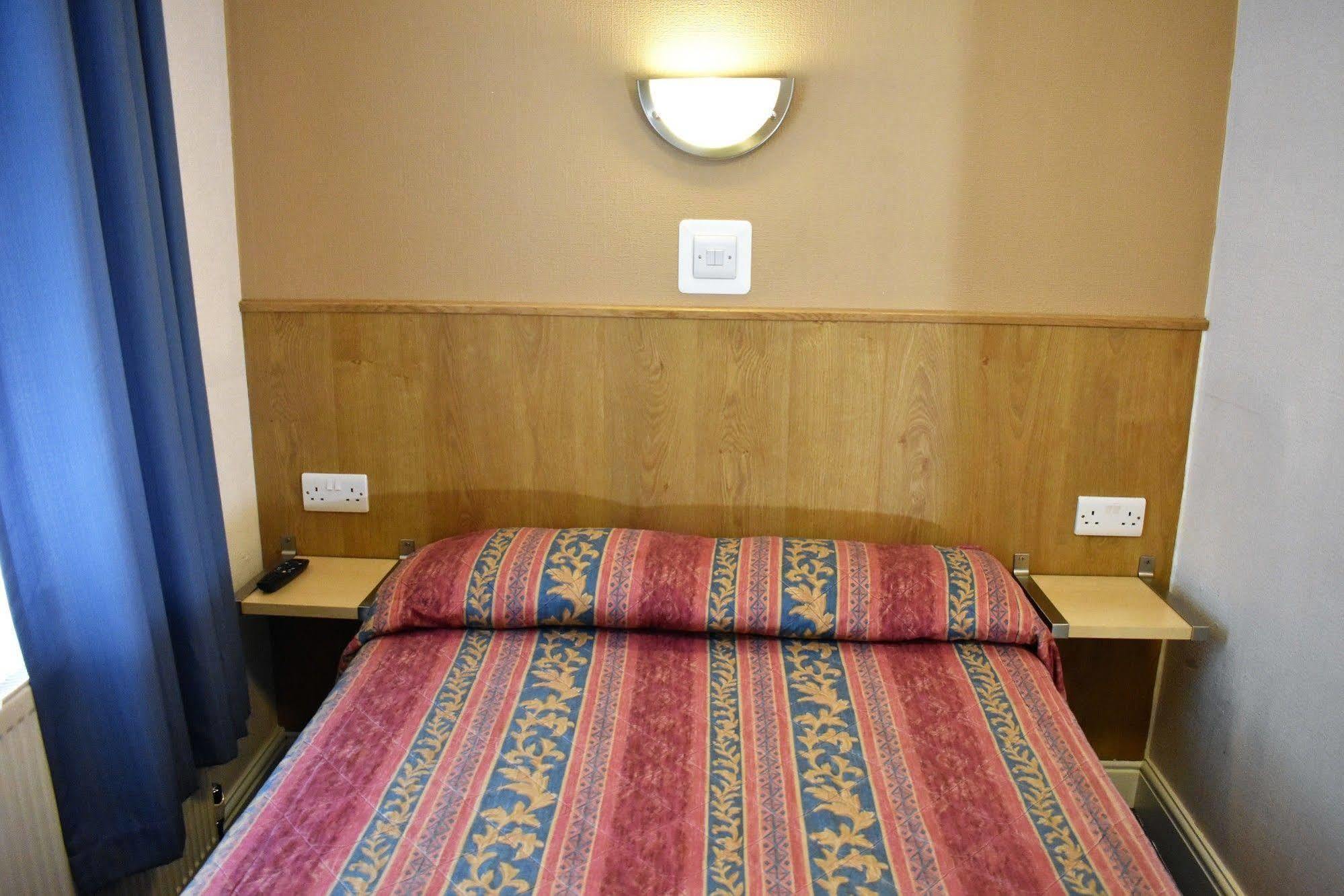 Guest house Macdonald London