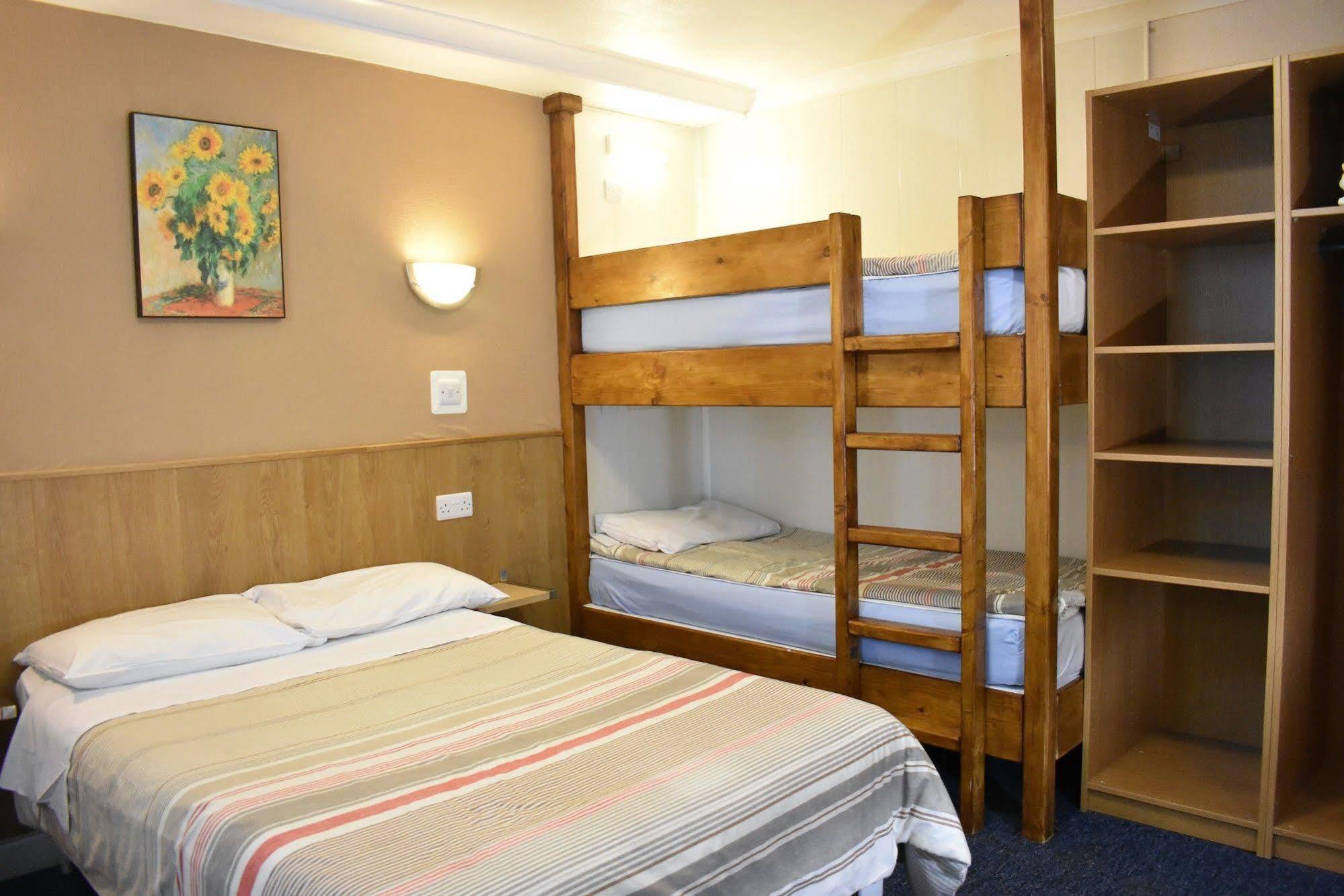 Guest house Macdonald London