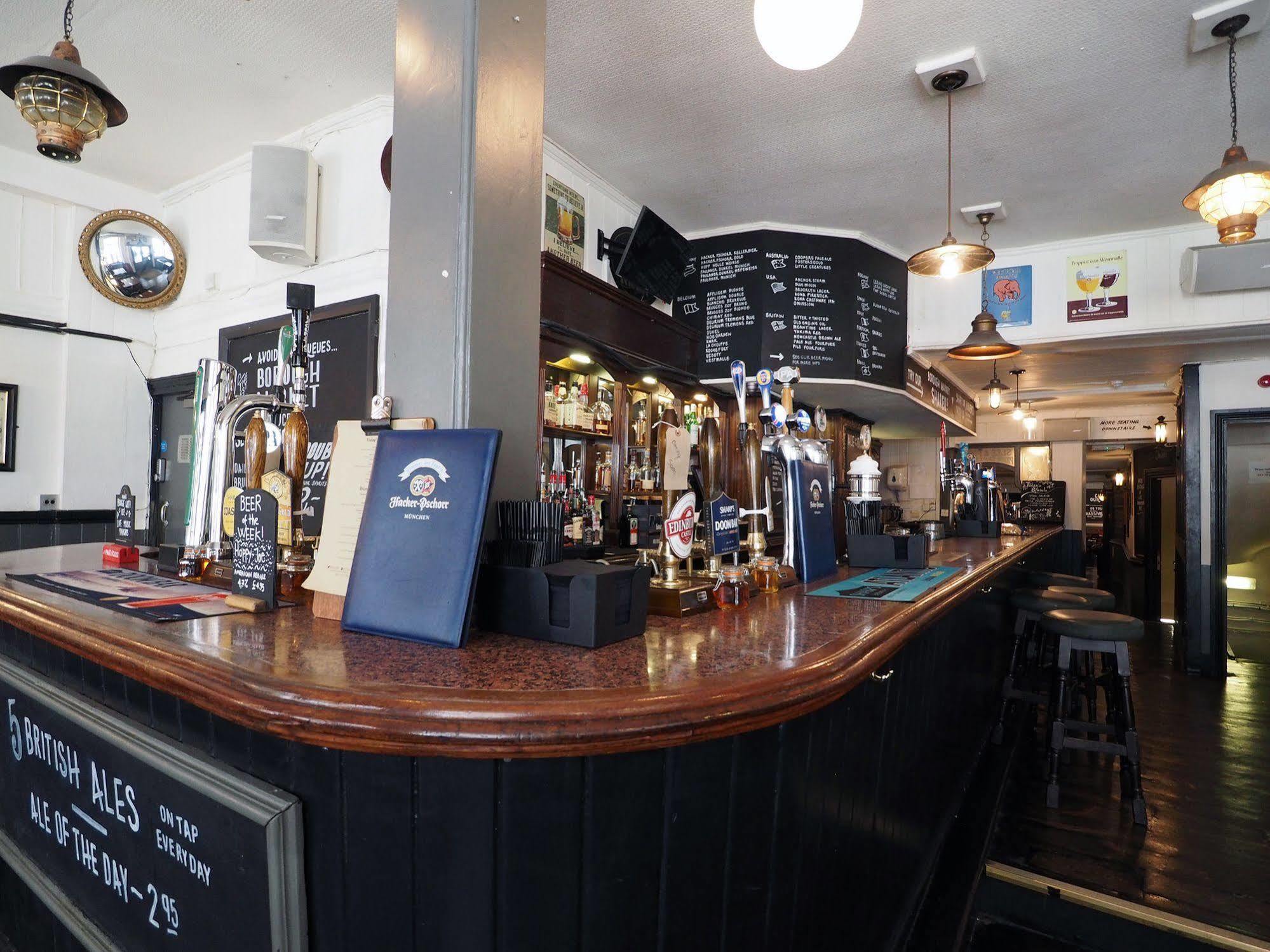 St Christopher's Bridge - The Hostel *