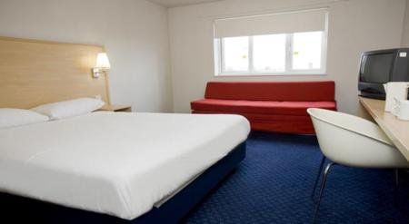 Travelodge Park Royal 2*