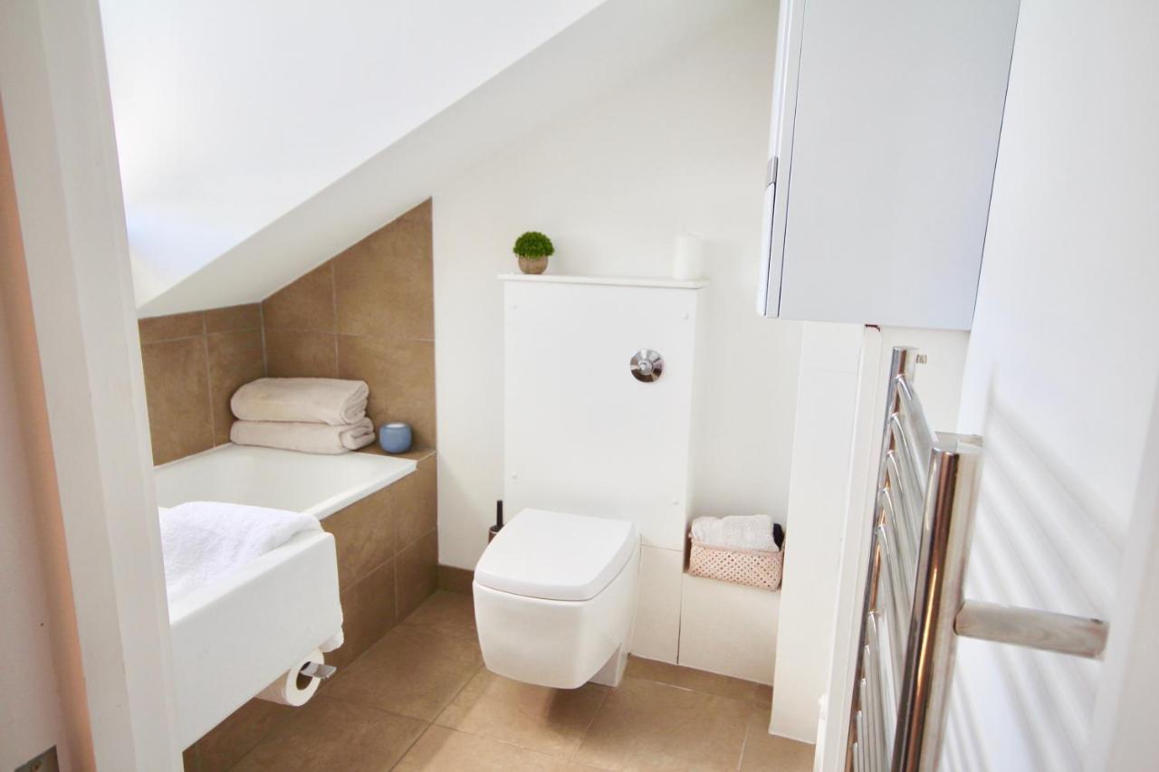 Loft Studio 1 Min To Station Zone 2 Londen