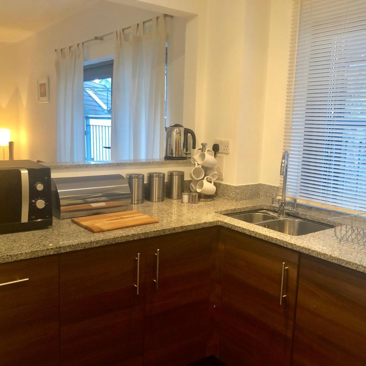 2 Bed Executive Next To Liverpool Street Free Wifi By Aparts London