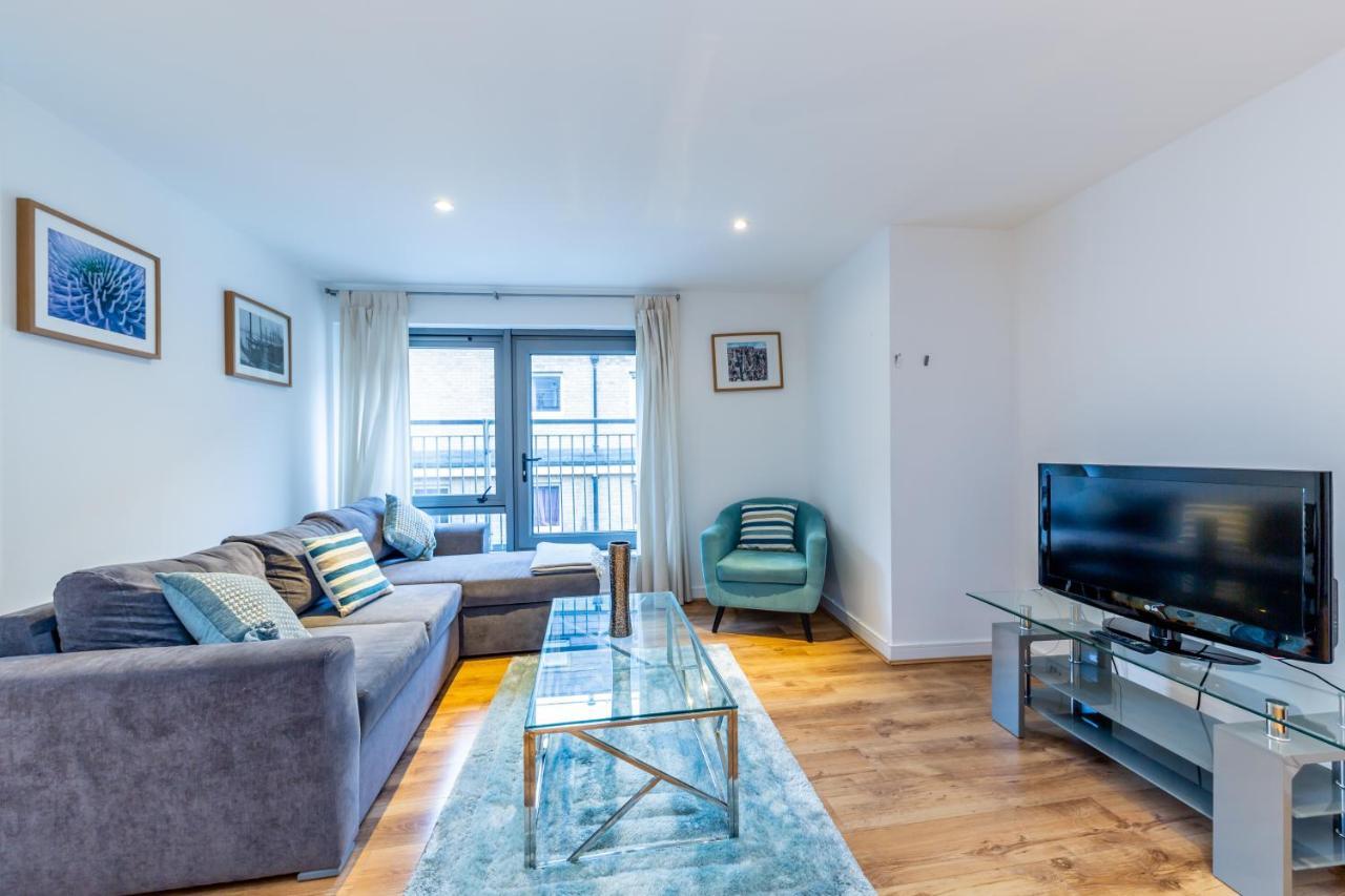 2 Bed Executive Next To Liverpool Street Free Wifi By Aparts Apartment
