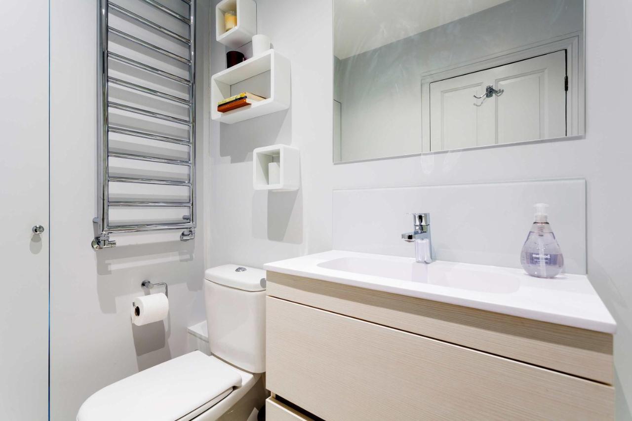 Veeve - A Kensington Mews *