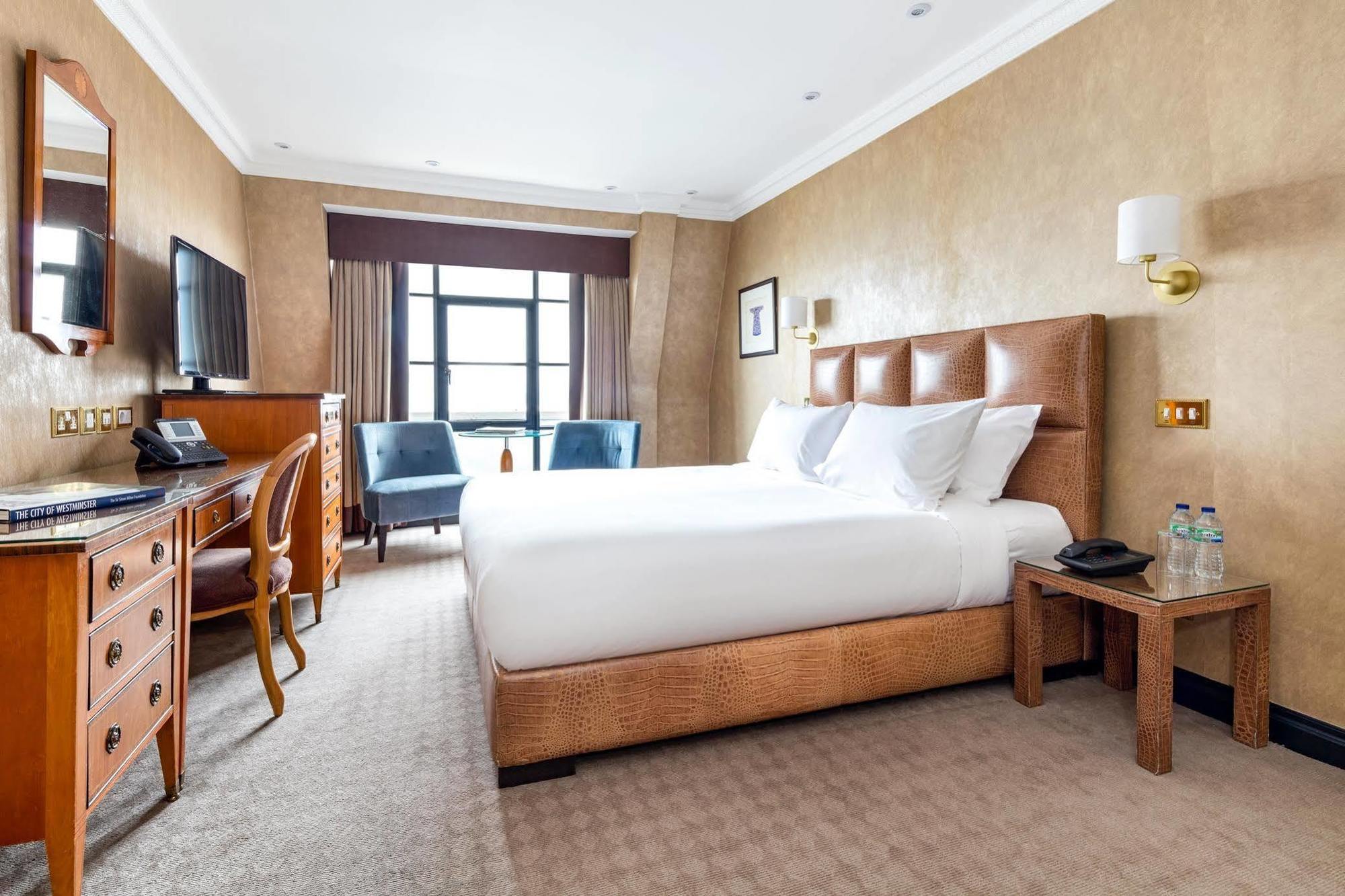Radisson Blu Hotel, Leicester Square Hotel 5*