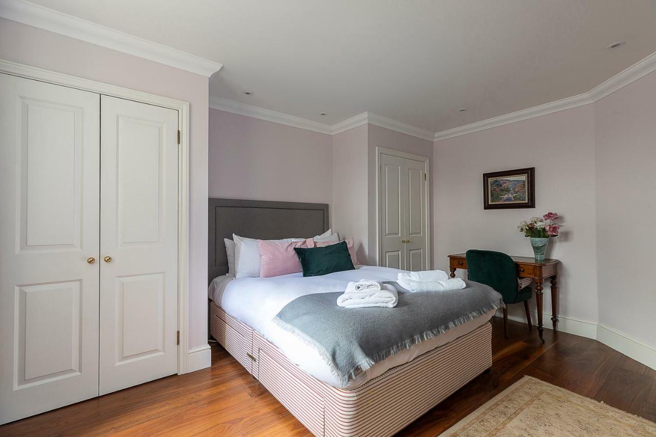 Beautiful In The Heart Of Mayfair Apartment