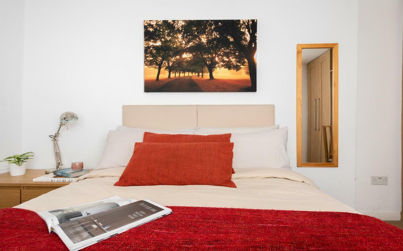 Classic Two-bedroom Pimlico Apartment