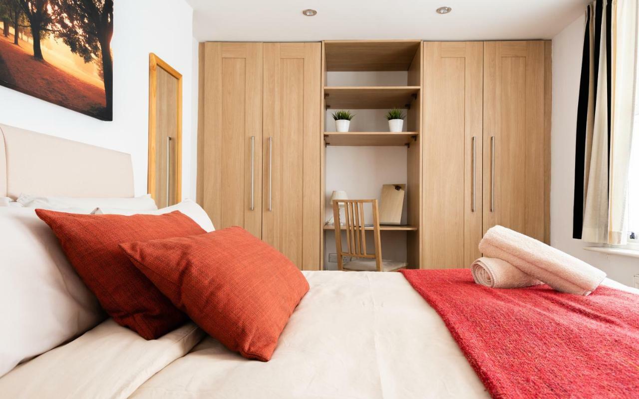 Classic Two-bedroom Pimlico Apartment *