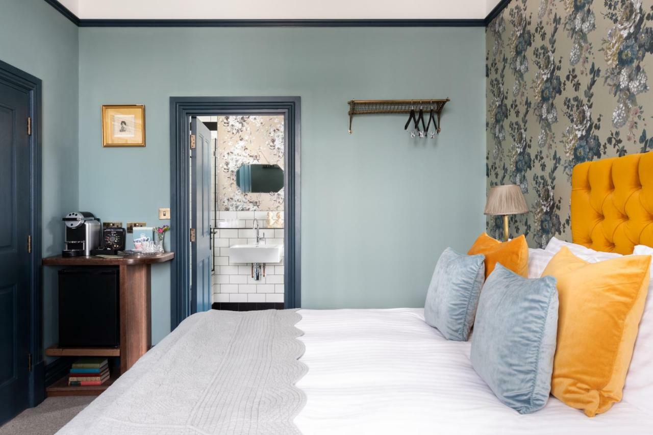 Red Lion Bed and breakfast 3*