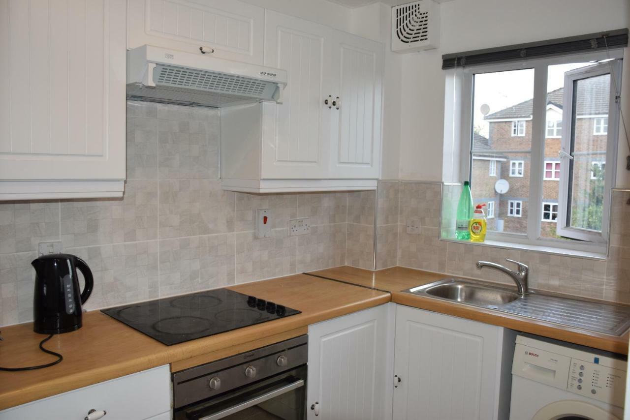 1 Bedroom Ponders End Appartement