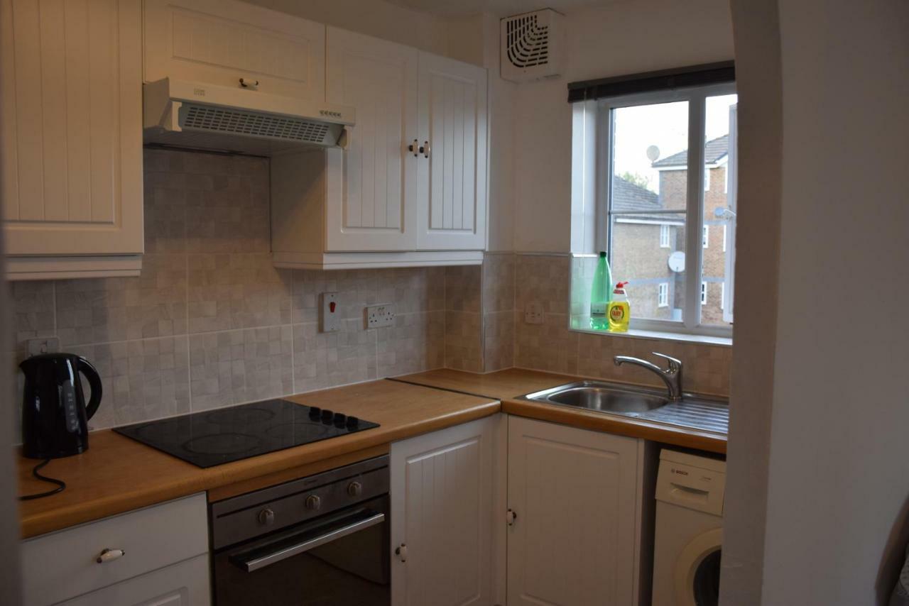 1 Bedroom Ponders End * Londen