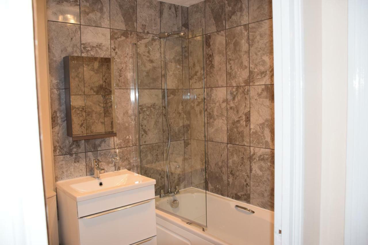 1 Bedroom Ponders End