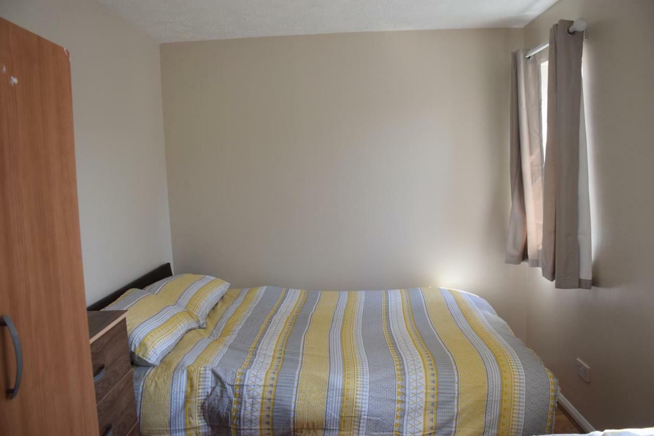 1 Bedroom Ponders End Londen