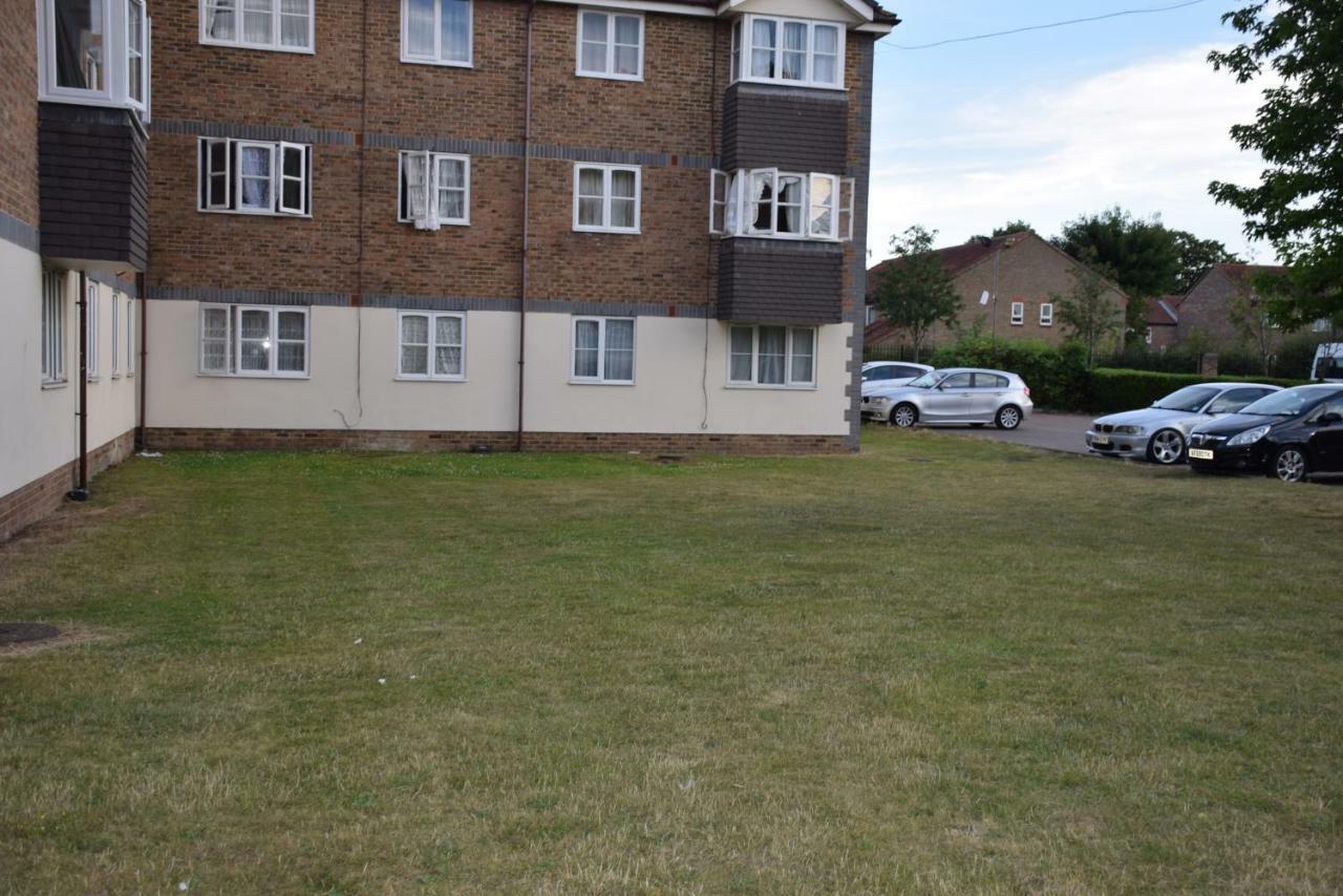 1 Bedroom Ponders End Appartement *