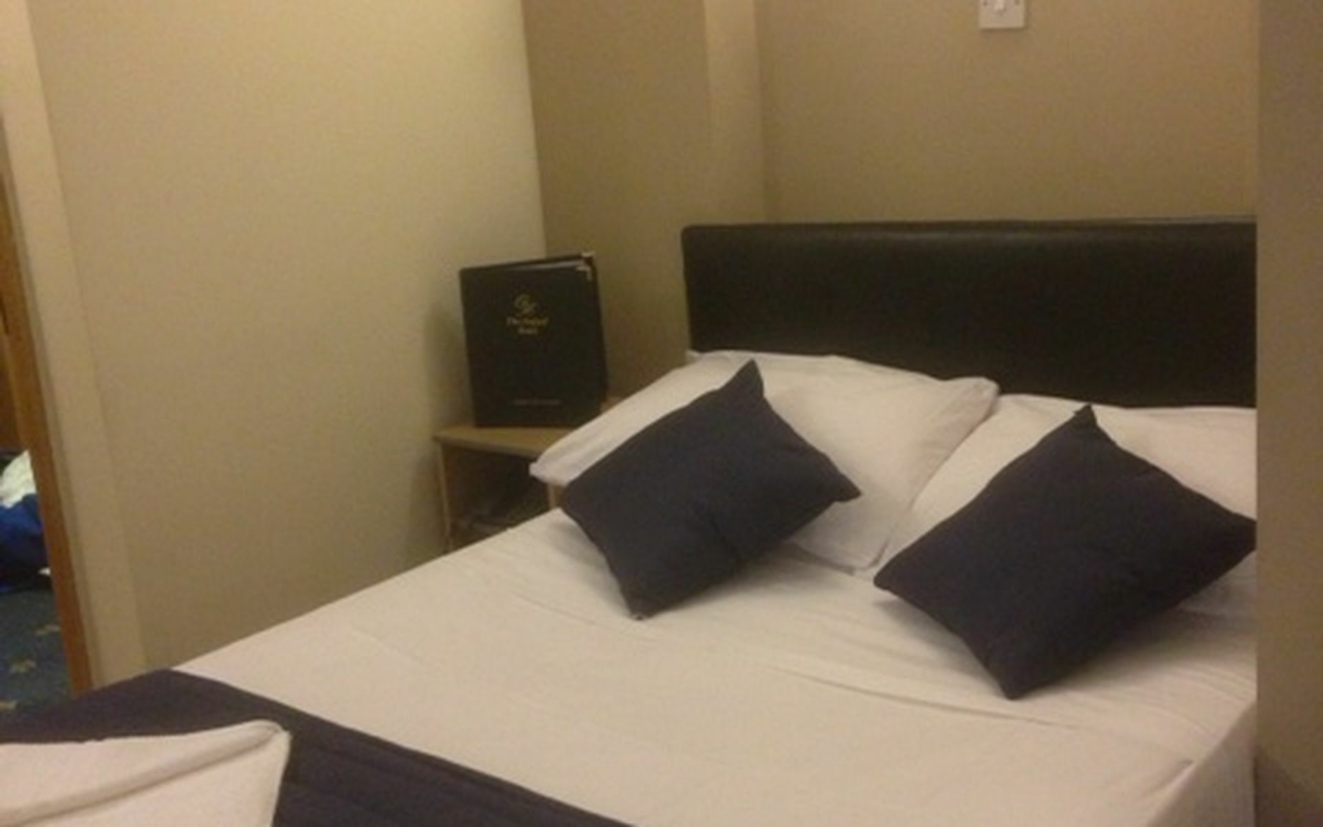 Oxford Hotel 3*