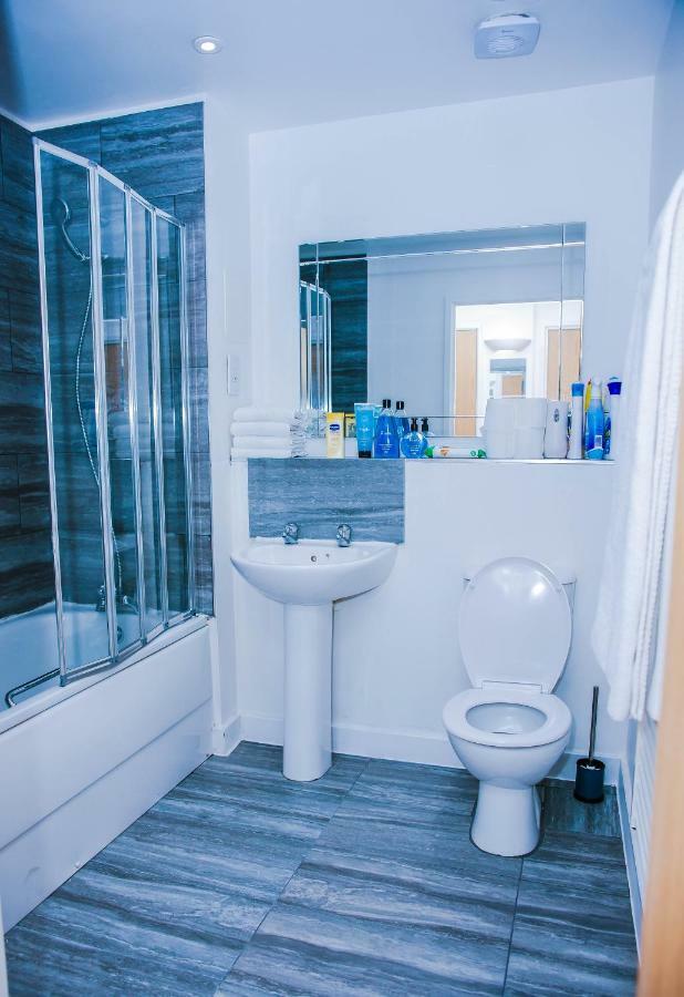 Riverside 2 Bed London