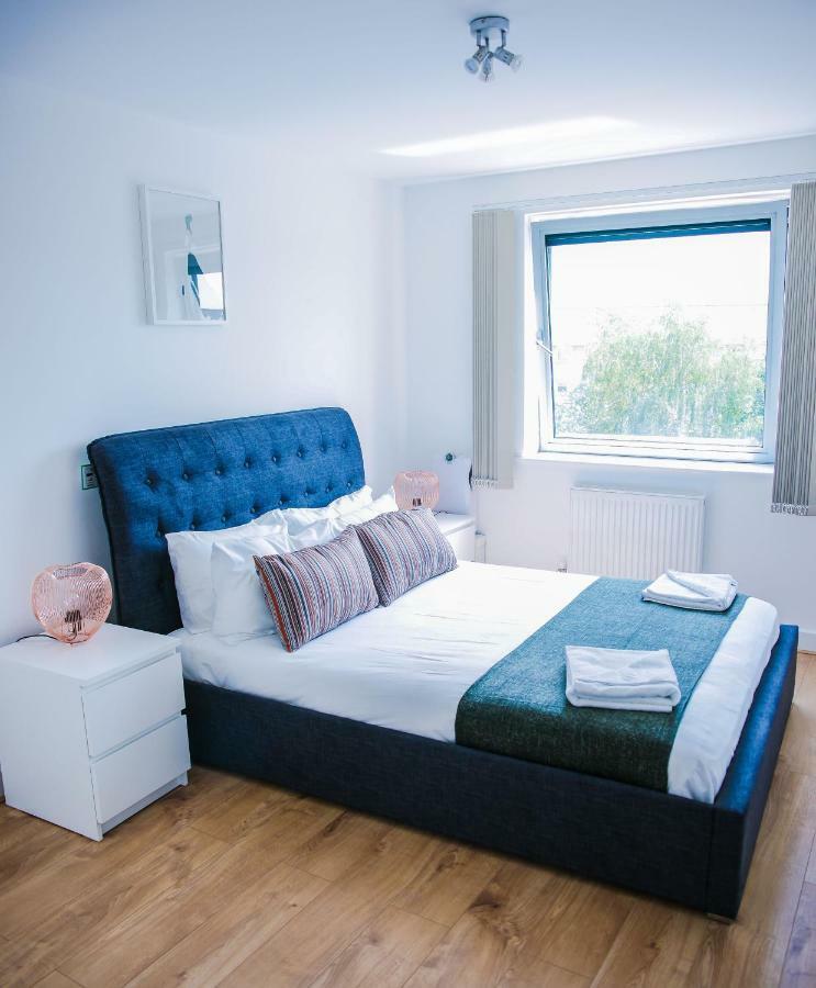 Apartment Riverside 2 Bed London