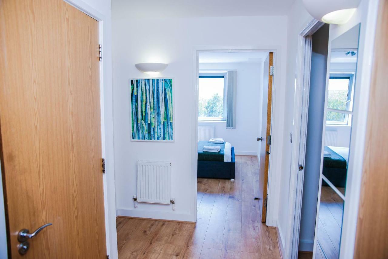 Riverside 2 Bed Apartment London