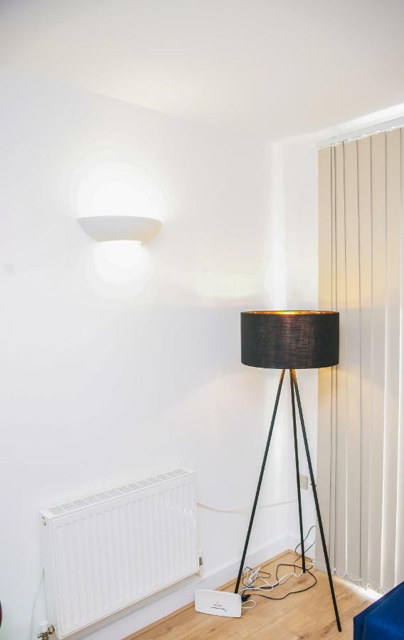 Riverside 2 Bed Apartment