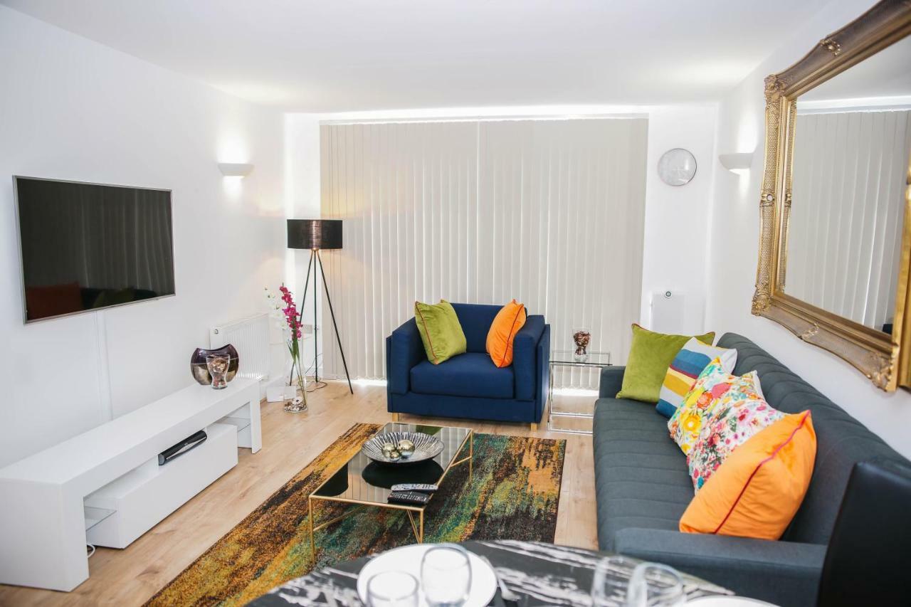 Riverside 2 Bed Apartment London