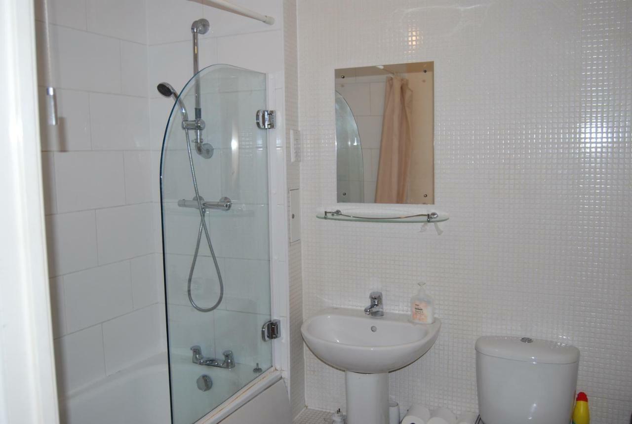 Ebbett Court Appartement *
