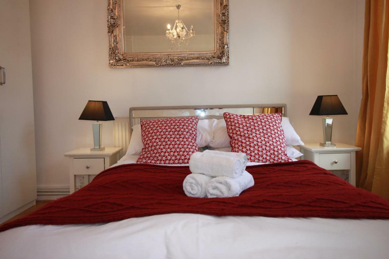 227 Lavita House * London