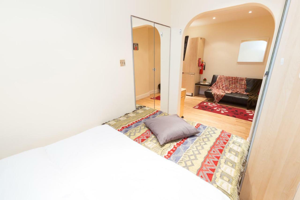 Urban Notting Hill Apartment